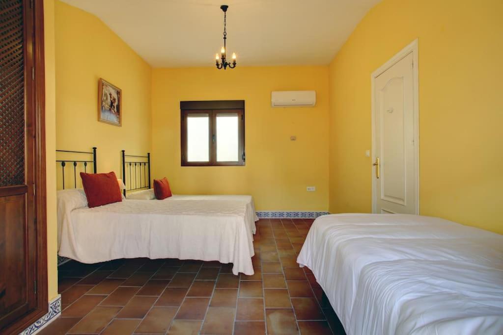 Apartamento Duplex Centro Con Garaje Gratuito Ronda Bagian luar foto