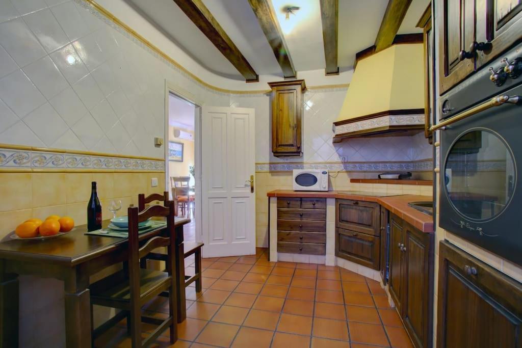 Apartamento Duplex Centro Con Garaje Gratuito Ronda Bagian luar foto